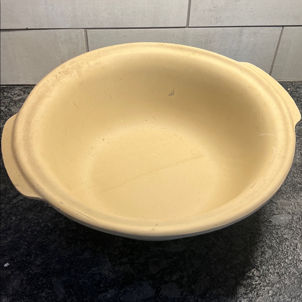 12 inch deep Pampered Chef bread bowl. Retired Heritage Collection. Stoneware
